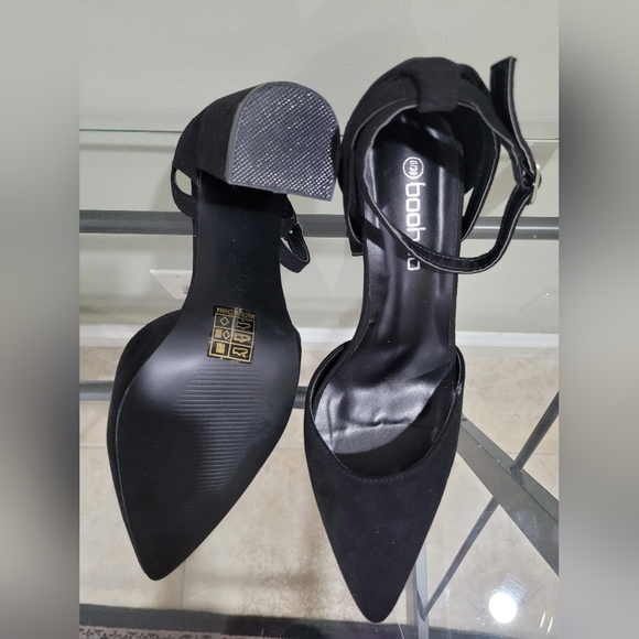 Heels - Picture 3 of 4